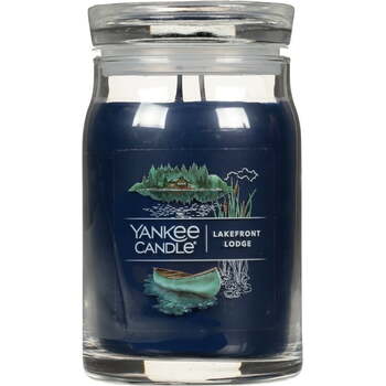 Lakefront Lodge Signature Candle ( chata pri jazere ) - Vonná sviečka
